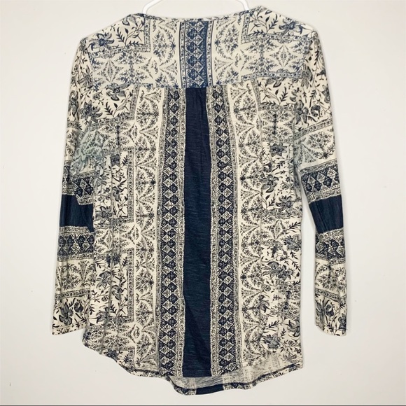 Akemi + Kin Embroidered Silverpoint Peasant Top - Picture 4 of 8